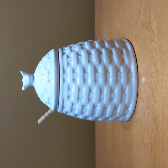 Large white honey pot with honey dipper - Picture 2 of 6